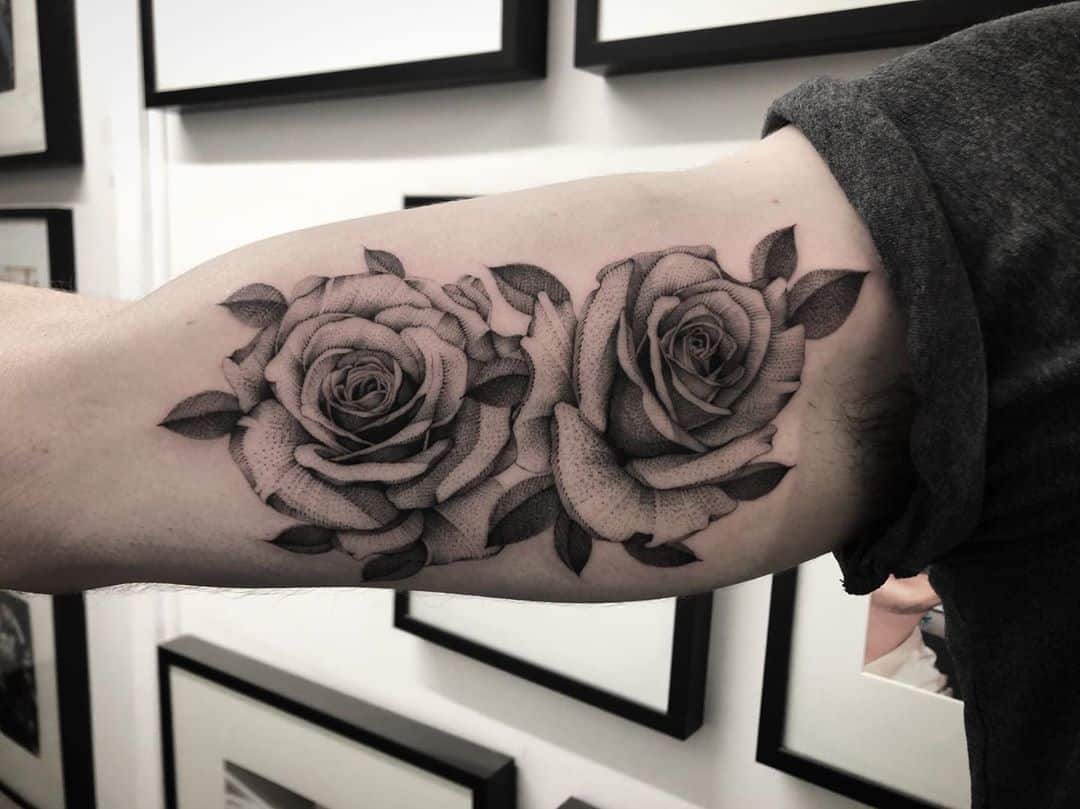 Black and White Roses: Timeless Tattoo Beauty