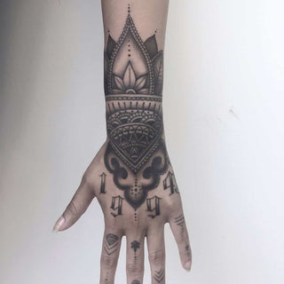 Finger Tattoos: Designs, Aftercare, and Answers to Your Questions