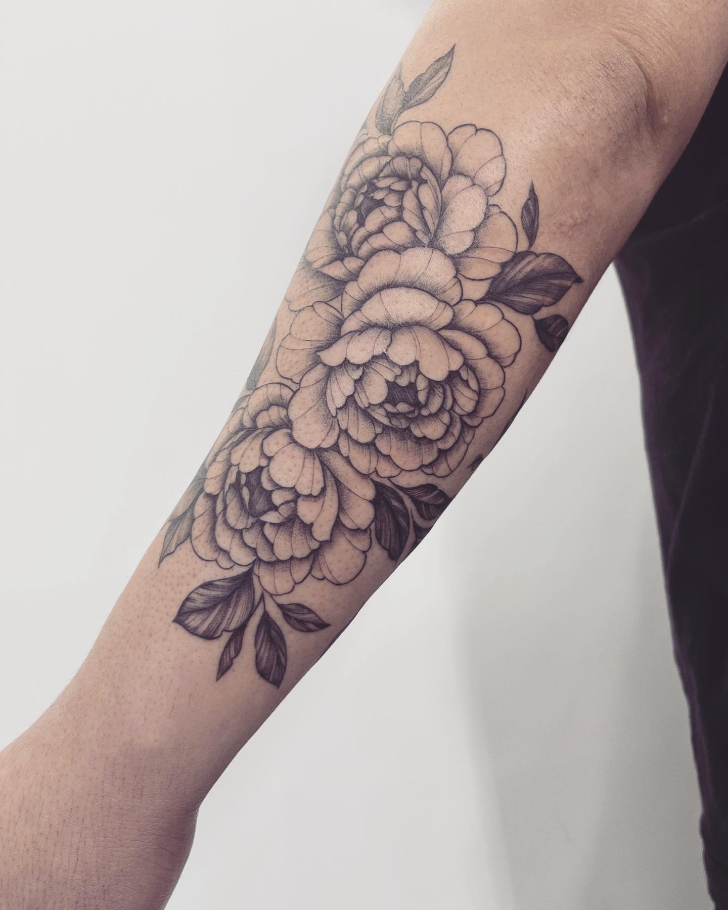 16 Delicate Flower Tattoos - Flower Tattoo Ideas & Inspiration
