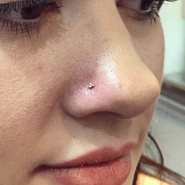 katy perry nose piercing scar